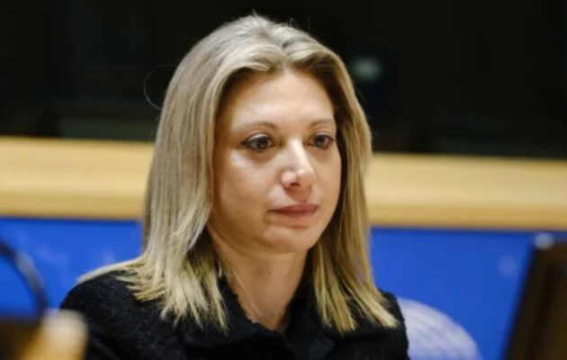 Την παραίτηση της Μαρίας Καρυστιανού ζήτησε το ΔΣ του Συλλόγου Τεμπών