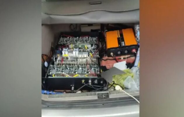 Αττική: Κινέζοι με αμάξι «χάκερ» υπέκλεπταν τραπεζικά δεδομένα από κινητά