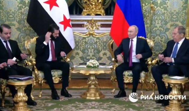 Ο Πούτιν επαίνεσε τον τζιχαντιστή μεταβατικό πρόεδρο της Συρίας επειδή σκοτώνει Κούρδους