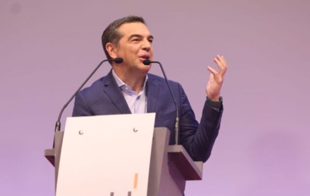 Αλέξης Τσίπρας: «Πολλοί έχοντες και κατέχοντες ξεχνούν τον πατριωτισμό μπροστά στην Εφορία και τον θυμούνται μόνο στις παρελάσεις»