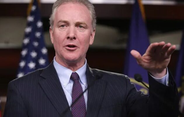 Κρις Βαν Χόλεν: Η Ουάσιγκτον έχει την υποχρέωση να διασφαλίσει τη δίκαιη μεταχείριση των Κούρδων (SDF)