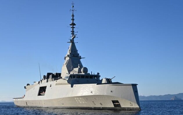 Ο Νίκος Δένδιας θα συναντηθεί με τη Γαλλίδα υπουργό Άμυνας στη φρεγάτα «Κίμων» στη Σαλαμίνα – Τι θα συζητήσουν