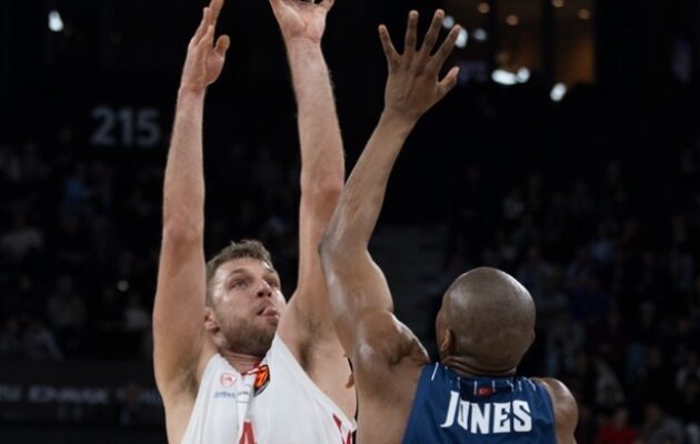 Euroleague: Πέρασε νικηφόρα από την Πόλη ο Ολυμπιακός 74-68 την Ανατολού Εφές