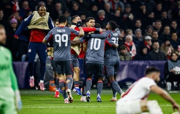 Champions League: Θρυλική πρόκριση του Ολυμπιακού στα play off,  2-1 τον Άγιαξ