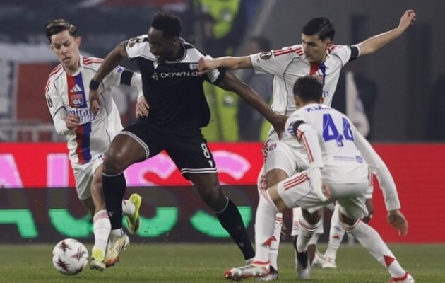 Europa League: Ο ΠΑΟΚ έχασε 4-2 από τη Λιόν, αλλά προκρίθηκε στα play off