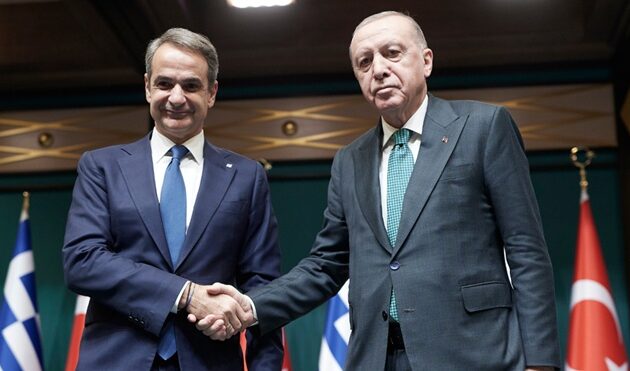 Συνάντηση Μητσοτάκη-Ερντογάν: Διπλωματική προσέγγιση με φόντο τις πάγιες διαφωνίες