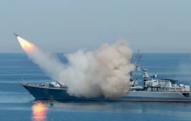 Reuters: Το Ιράν κοντά σε συμφωνία με Κίνα για αγορά αντιπλοϊκών πυραύλων κρουζ