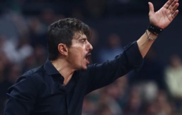 Έξαλλος ο Γιαννακόπουλος: Είστε ξεφτιλισμένοι, παραιτηθείτε όλοι, ντροπή σας ρε, φτου