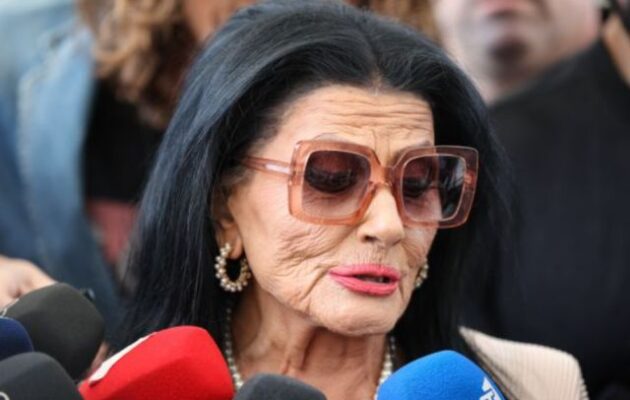 Η Ζωζώ Σαπουντζάκη για την υγεία της: «Είμαι καλά, είμαι στο σπίτι μου»