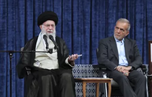 Ιρανικό ΥΠΕΞ: «Σώοι και αβλαβείς» Χαμενεΐ και Πεζεσκιάν