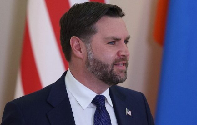 Βανς: Ο Τραμπ προτιμά διπλωματική λύση με το Ιράν