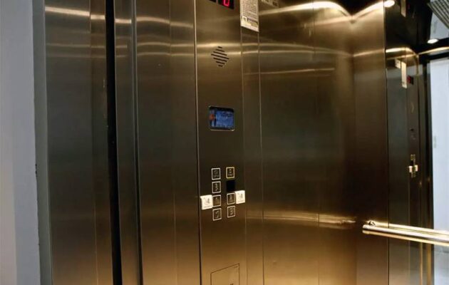 Βόλος: Θρίλερ με νεκρή γυναίκα με τραύμα στο κεφάλι μέσα σε ασανσέρ κεντρικού ξενοδοχείου