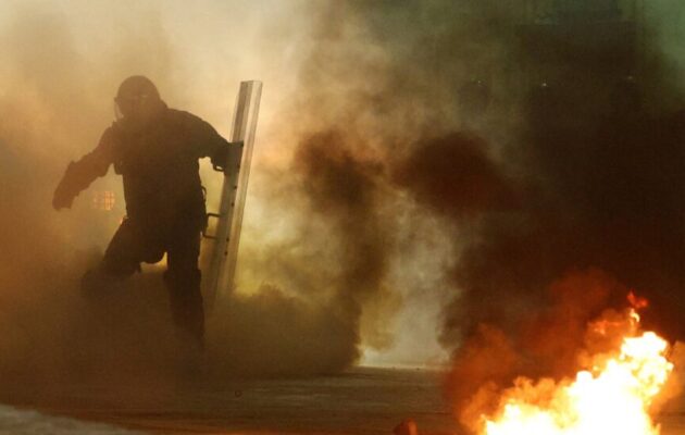 Αλβανία: Bίαιη αντικυβερνητική διαδήλωση στα Τίρανα με  αίτημα την παραίτηση Ράμα