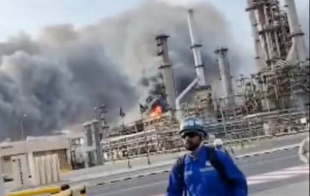 Bloomberg: Παγκόσμιοι ενεργειακοί κολοσσοί εγκαταλείπουν εγκαταστάσεις στον Περσικό Κόλπο υπό την κλιμάκωση των ιρανικών απειλών