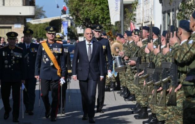 Ο Νίκος Δένδιας στην Ιερά Πόλη του Μεσολογγίου: Η Έξοδος «σύμβολο ελευθερίας, αυταπάρνησης και εθνικής αξιοπρέπειας»