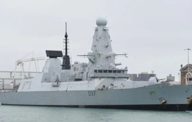 Βρετανία: Ο Στάρμερ μετά την κατακραυγή στέλνει αντιτορπιλικό και ελικόπτερα στην Κύπρο