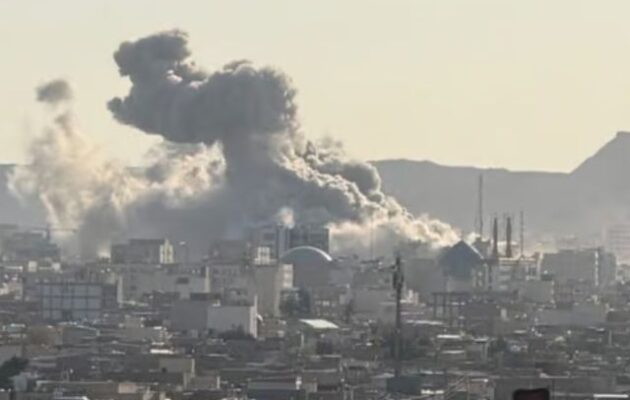 Το Ισραήλ έπληξε τους 80 μουλάδες που επέλεγαν τον διάδοχο του Χαμενεΐ