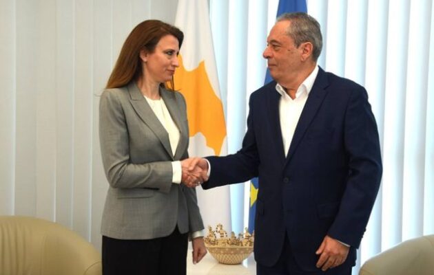 Συνάντηση ΥΠΑΜ Κύπρου με τη Νίνα Κασιμάτη: Στο επίκεντρο ο αμυντικός συντονισμός Αθήνας-Λευκωσίας