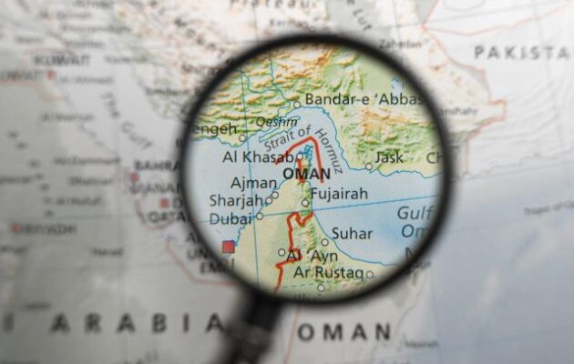 Τα Εμιράτα (ΗΑΕ) χαιρετίζουν την απόφαση του Συμβουλίου του ΔΝΟ που καταδικάζει σθεναρά τις επιθέσεις του Ιράν και τον φερόμενο αποκλεισμό των Στενών του Ορμούζ