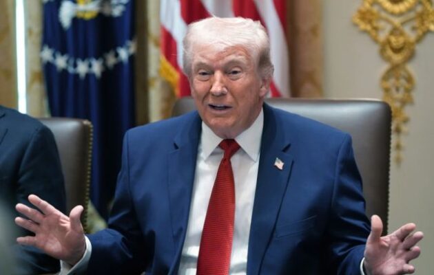 Τραμπ: «Σε πολύ καλό δρόμο» οι συνομιλίες με το Ιράν – Παρατείνεται το τελεσίγραφο έως τις 6 Απριλίου