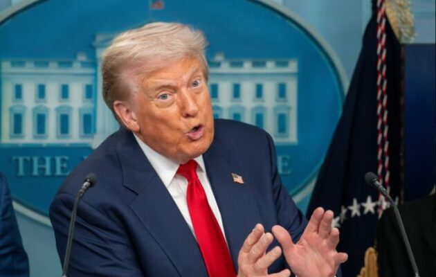 Τραμπ προς Συμμάχους: «Πολεμήστε μόνοι σας για το πετρέλαιό σας ή αγοράστε από εμάς»