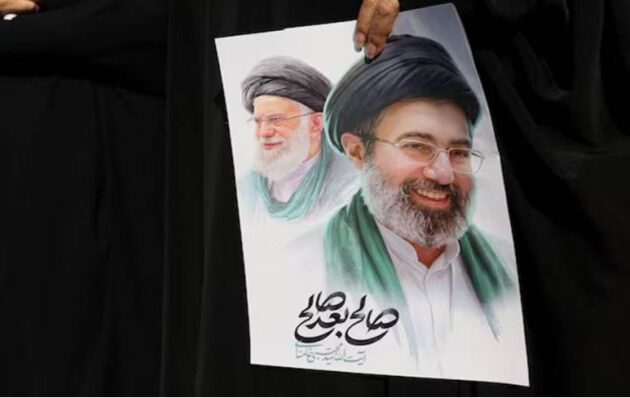 Πού βρίσκεται ο Μοτζταμπά Χαμενεΐ; Ο Τραμπ αφήνει αιχμές ότι «δεν είναι ζωντανός», το Ιράν δηλώνει ότι ο νέος Ανώτατος Ηγέτης «ασκεί τα καθήκοντά του»