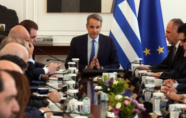 Κατώτατος μισθός: Στα 920 ευρώ μεικτά, με αύξηση 1,3 ευρώ την ημέρα, εν μέσω σαρωτικής ακρίβειας