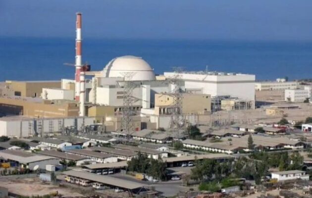 Το Ισραήλ αναμένει το «πράσινο φως» από τις ΗΠΑ για να πλήξει ενεργειακές εγκαταστάσεις του Ιράν – Εκκενώνεται ο πυρηνικός σταθμός Μπουσέρ