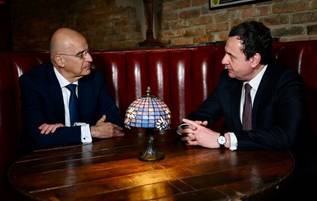 Ο Νίκος Δένδιας στο Κοσσυφοπέδιο – Πρόγευμα με τον Άλμπιν Κούρτι στην Πρίστινα