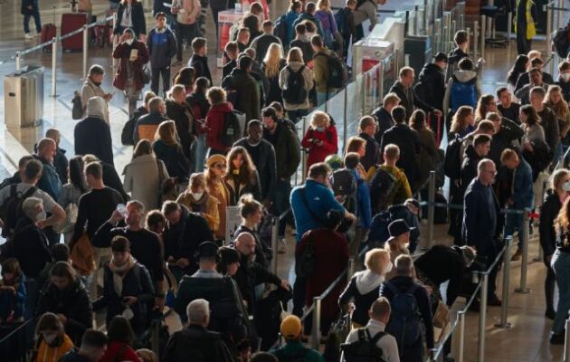 Η μεγάλη έξοδος: Κράτη εκδίδουν κατεπείγουσες εντολές αποχώρησης από το Ιράν