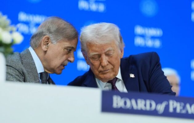 Ο Πρωθυπουργός του Πακιστάν ζητά από τον Τραμπ παράταση δύο εβδομάδων για την προθεσμία προς το Ιράν, καλώντας την Τεχεράνη να ανοίξει τα Στενά σε αυτό το διάστημα