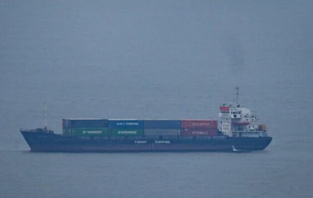 Δύο πλοία από ιρανικά λιμάνια διήλθαν από τα Στενά του Ορμούζ παρά τον αποκλεισμό των ΗΠΑ