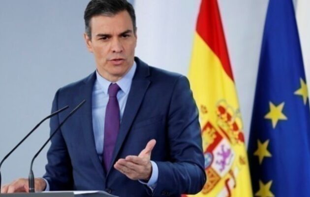 Ισπανία: Ο Πέδρο Σάντσεθ νομιμοποιεί εκατοντάδες χιλιάδες μετανάστες χωρίς άδεια παραμονής