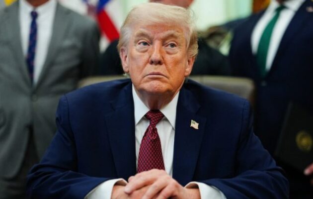 Ο Τραμπ δήλωσε ότι οι ΗΠΑ κατέλαβαν ιρανικό φορτηγό πλοίο που επιχείρησε να σπάσει τον αποκλεισμό