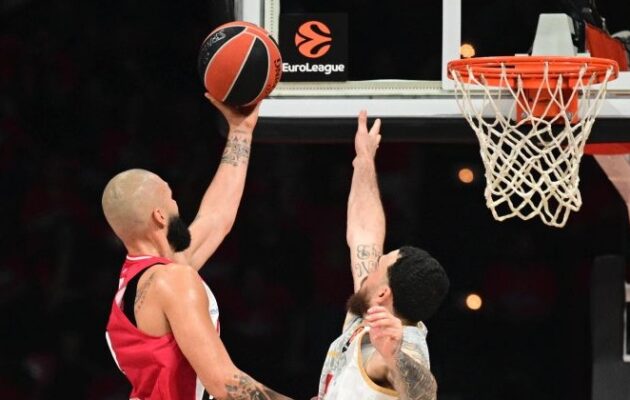 Euroleague: Ο Ολυμπιακός συνέτριψε 91-70 τη Μονακό και έκανε το 1-0 στα πλέι οφ