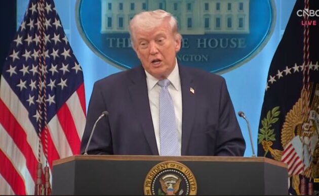 Τραμπ: Στρατιωτικοί σύμβουλοι εξέφρασαν επιφυλάξεις για την επιχείρηση διάσωσης των Αμερικανών πιλότων