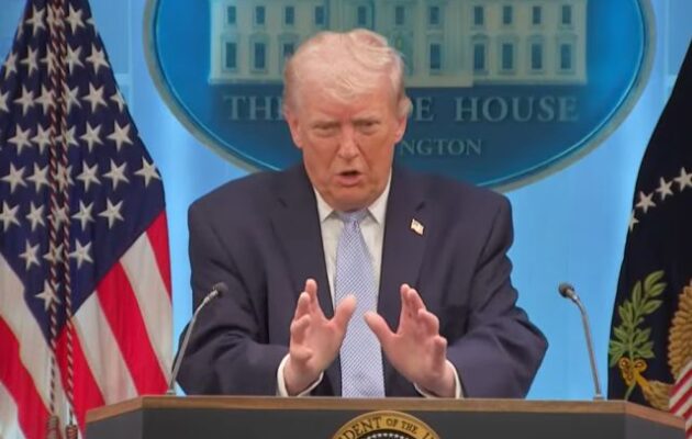 Ο Τραμπ δήλωσε «ύψιστη προτεραιότητα» το άνοιγμα του Ορμούζ