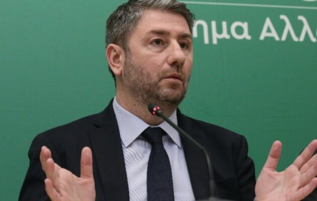 Ανδρουλάκης: Ο Μητσοτάκης διαβρώνει τους θεσμούς για να μείνει στην εξουσία – Εξεταστική για τις υποκλοπές θα ζητήσει το ΠΑΣΟΚ