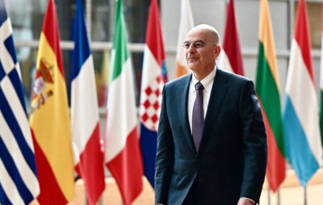 Ο Νίκος Δένδιας έθεσε στον Ουκρανό Υπ. Άμυνας το ζήτημα της ανέλκυσης ουκρανικού θαλάσσιου drone στην Ελλάδα