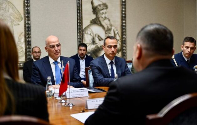 Από την Αλβανία ο Χειμαρριώτης Νίκος Δένδιας τούς έκανε σαφές ότι η Ελληνική Εθνική Μειονότητα αποτελεί γέφυρα φιλίας