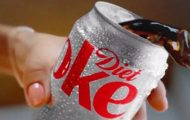 Στην Ινδία το «κυνήγι» της Diet Coke: Πάρτι και μαύρη αγορά λόγω του πολέμου στο Ιράν