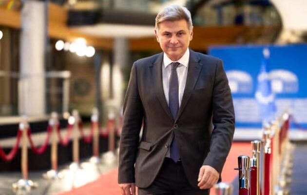 Φαραντούρης: «Το αφήγημα των ήρεμων νερών καταρρέει σαν χάρτινος πύργος»