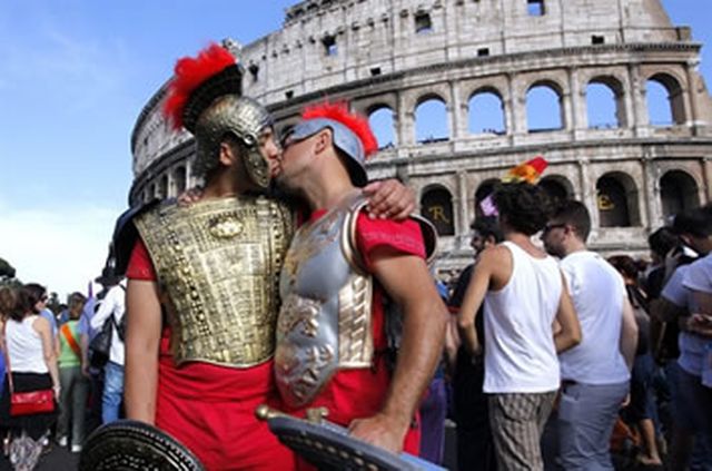Η παρέλαση Rome Pride αποκλείει εβραϊκές ΛΟΑΤΚΙ+ οργανώσεις που δεν ...