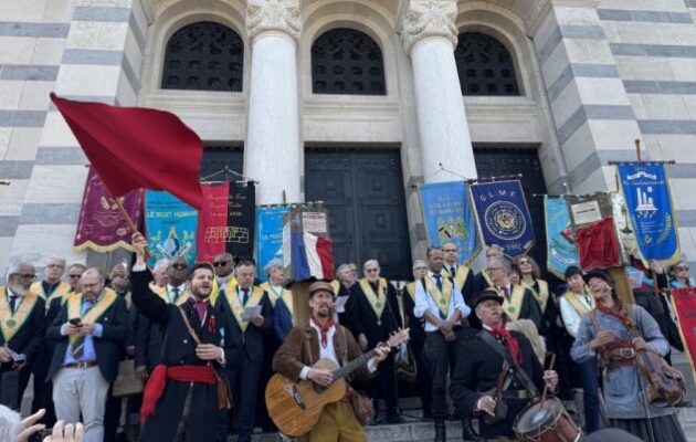 Παρίσι: Οι Γάλλοι Ελευθεροτέκτονες τίμησαν και φέτος την Εργατική Πρωτομαγιά – Γκιγιόμ Τρισάρ: «Η Δημοκρατία δεν είναι ποτέ δεδομένη»