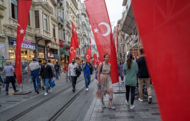 Στο 1,42 παιδιά ανά γυναίκα υποχωρεί ο δείκτης γονιμότητας στην Τουρκία