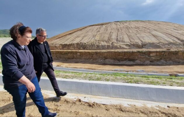 Τύμβος Καστά: Ο Μιχάλης Λεφαντζής έδειξε στη Λίνα Μενδώνη το έργο στο μνημείο – Στις αρχές του 2028 η απόδοση στο κοινό