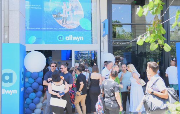 Πόλος έλξης για εκατοντάδες επισκέπτες το ολοήμερο party της Allwyn στα εγκαίνια του νέου καταστήματος στο Σύνταγμα – Όλα όσα έγιναν στο λαμπερό event με χορηγούς τους Pepper 96.6 και Happy 104