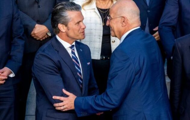 Με ποιους συνομίλησε ο Νίκος Δένδιας στο ΝΑΤΟ – Συνάντηση και με τον Πιτ Χέγκσεθ των ΗΠΑ
