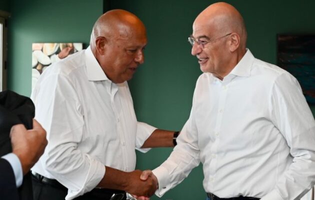 Ο Νίκος Δένδιας γευμάτισε με τον φίλο του και καλό σύμμαχο της Ελλάδας Σάμεχ Σούκρι