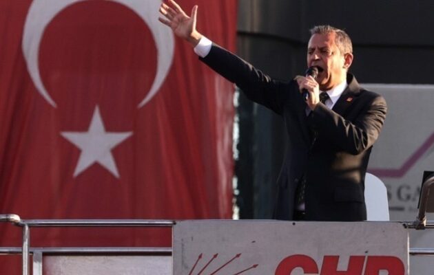 Τουρκία: Παραιτήθηκε από το CHP ο Οζγκιούρ Οζέλ και ανακοίνωσε την ίδρυση νέου κόμματος